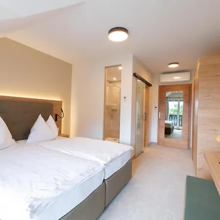 Hotel Pflegerbruecke 3*